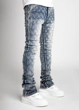 Load image into Gallery viewer, GUAPI EMBELLISHED JEANS