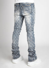 Load image into Gallery viewer, GUAPI EMBELLISHED JEANS