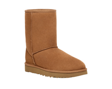 Load image into Gallery viewer, UGG WOMEN CLASSIC SHORT II