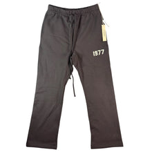Load image into Gallery viewer, FEAR OF GOD ESSENTIALS  FLAIR SWEATPANTS 1977
