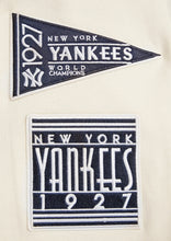 Load image into Gallery viewer, PRO STANDARD MLB NEW YORK YANKEES RETRO CLASSIC PO HOODIE (NY535126)