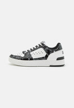 Load image into Gallery viewer, VERSACE JEANS COUTURE FONDO STARLIGHT SNEAKERS