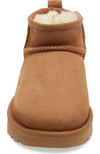 Load image into Gallery viewer, UGG WOMEN CLASSIC ULTRA MINI