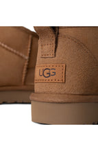 Load image into Gallery viewer, UGG WOMEN CLASSIC ULTRA MINI