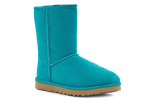 Load image into Gallery viewer, UGG WOMEN CLASSIC SHORT II